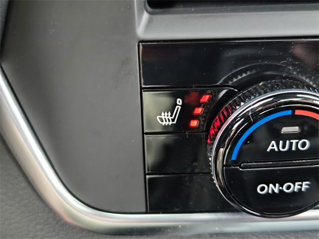 2023 Nissan Rogue SV photo 23
