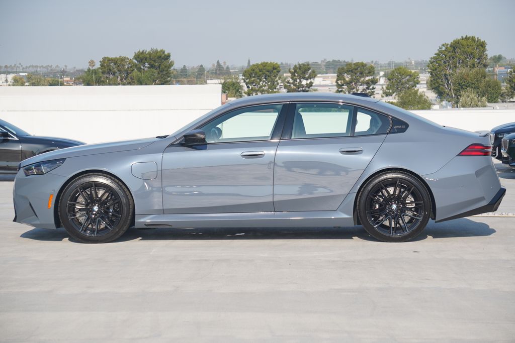 2025 Bmw M5 5 photo 4