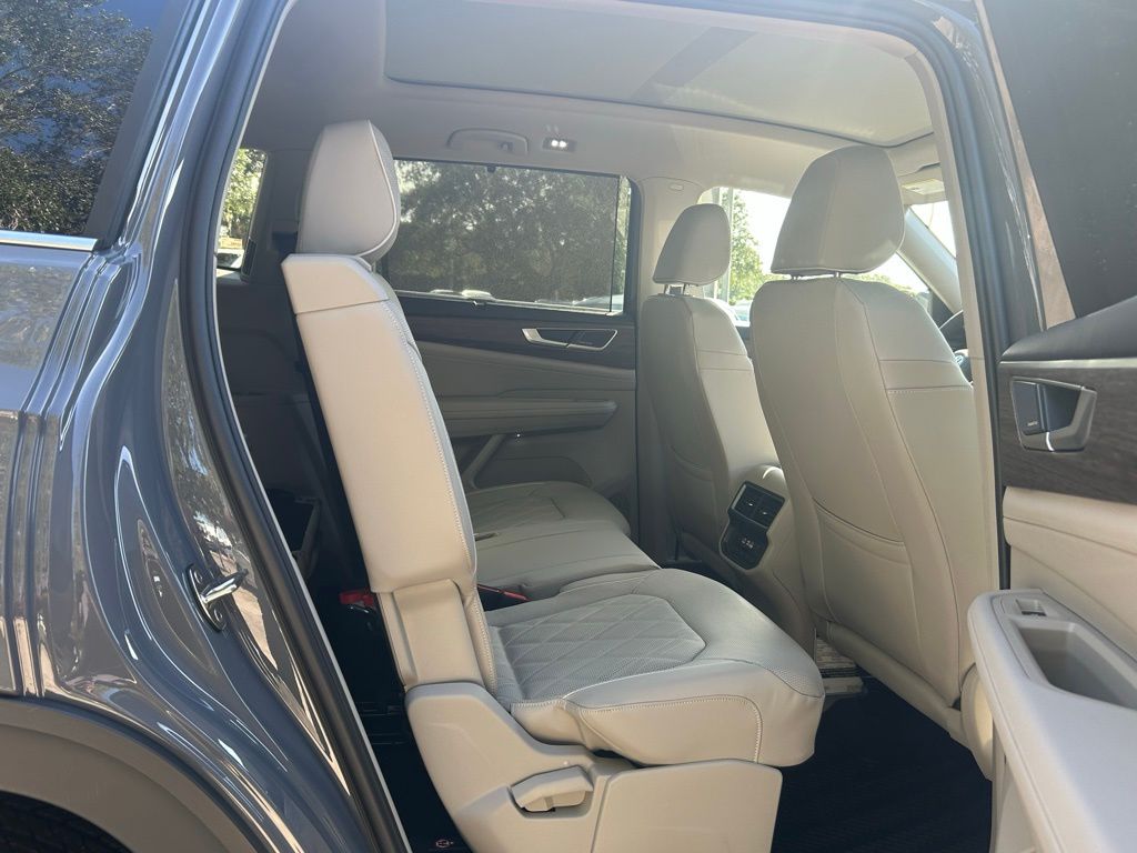 2026 Volkswagen Atlas SEL Premium R-Line photo 35