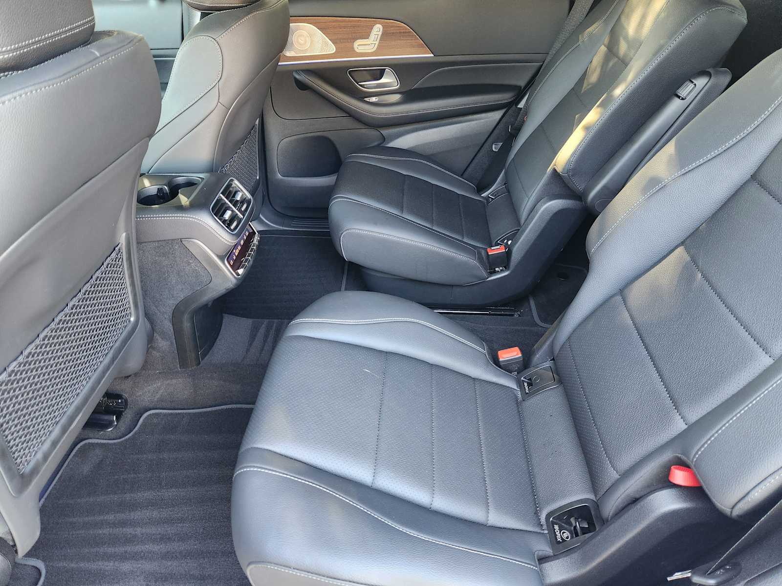 2025 Mercedes Benz GLS 450 4MATIC photo 21