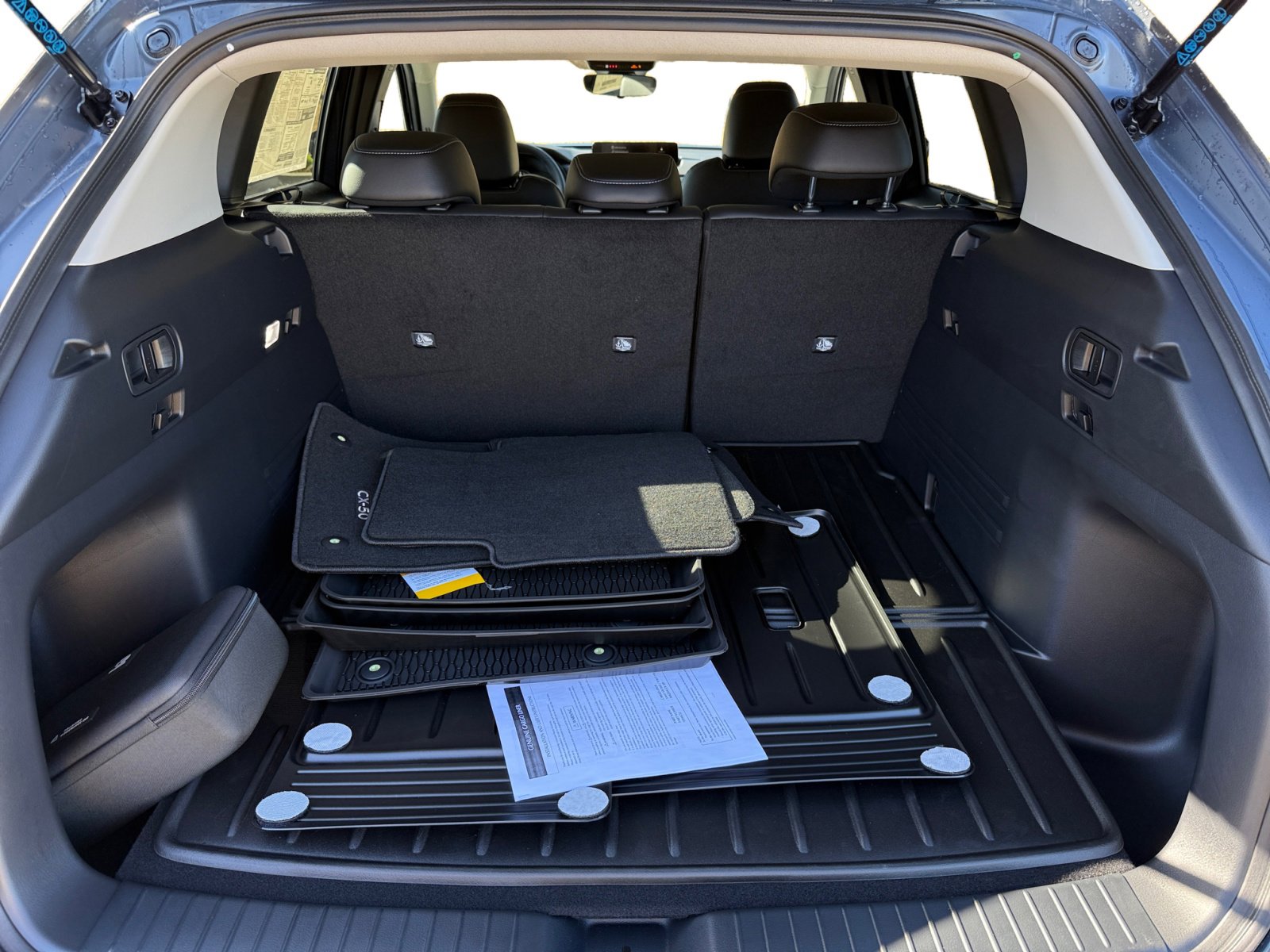 2025 Mazda CX-50 2.5 Select photo 17
