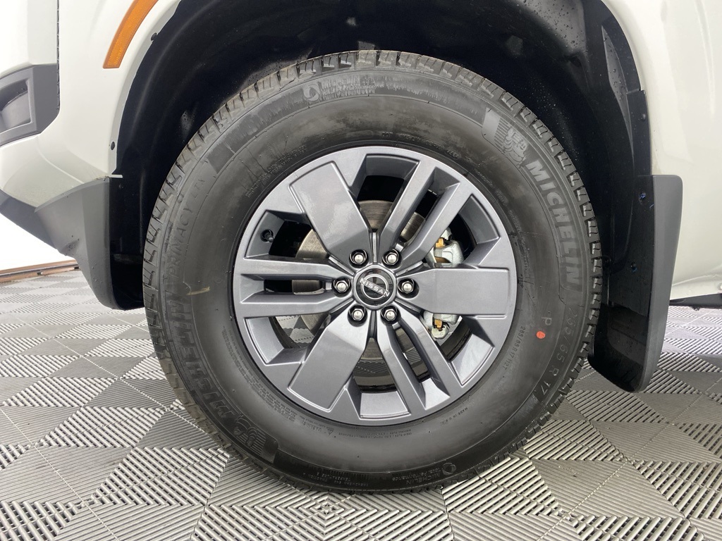 2025 Nissan Frontier SV photo 6