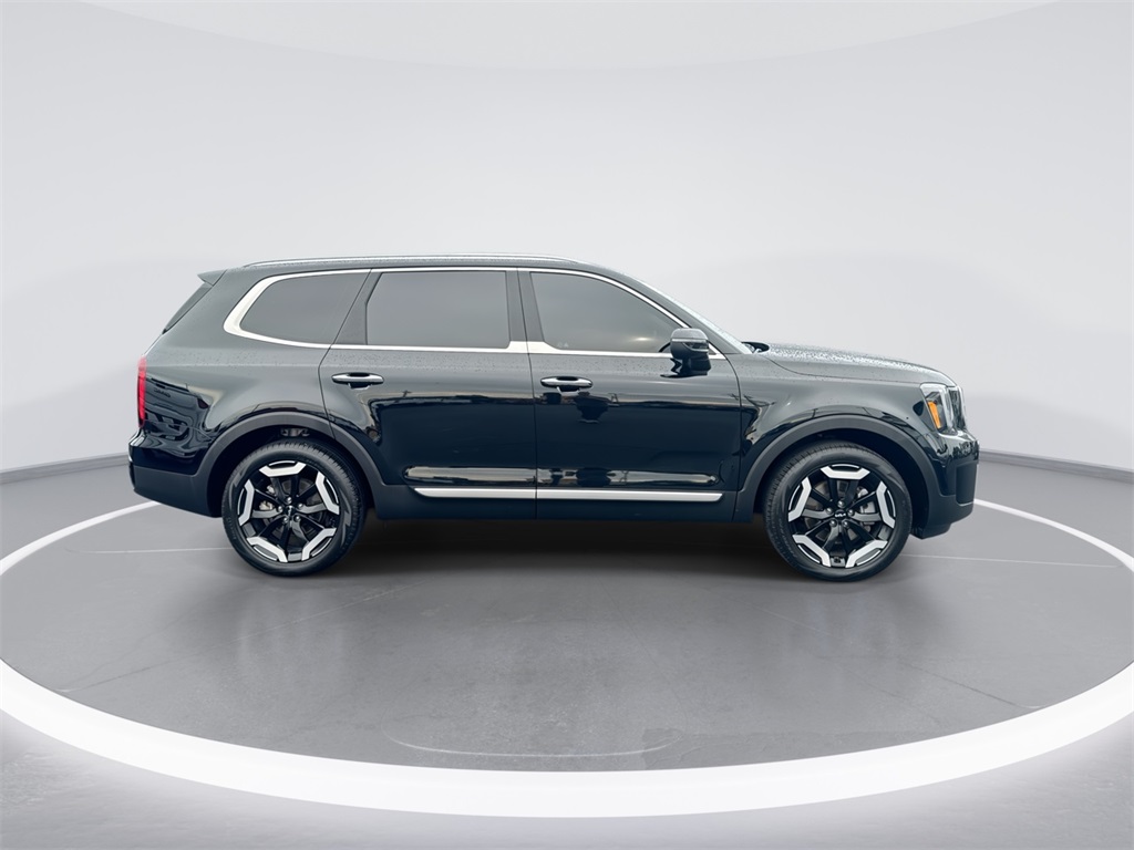 2024 Kia Telluride S photo 9