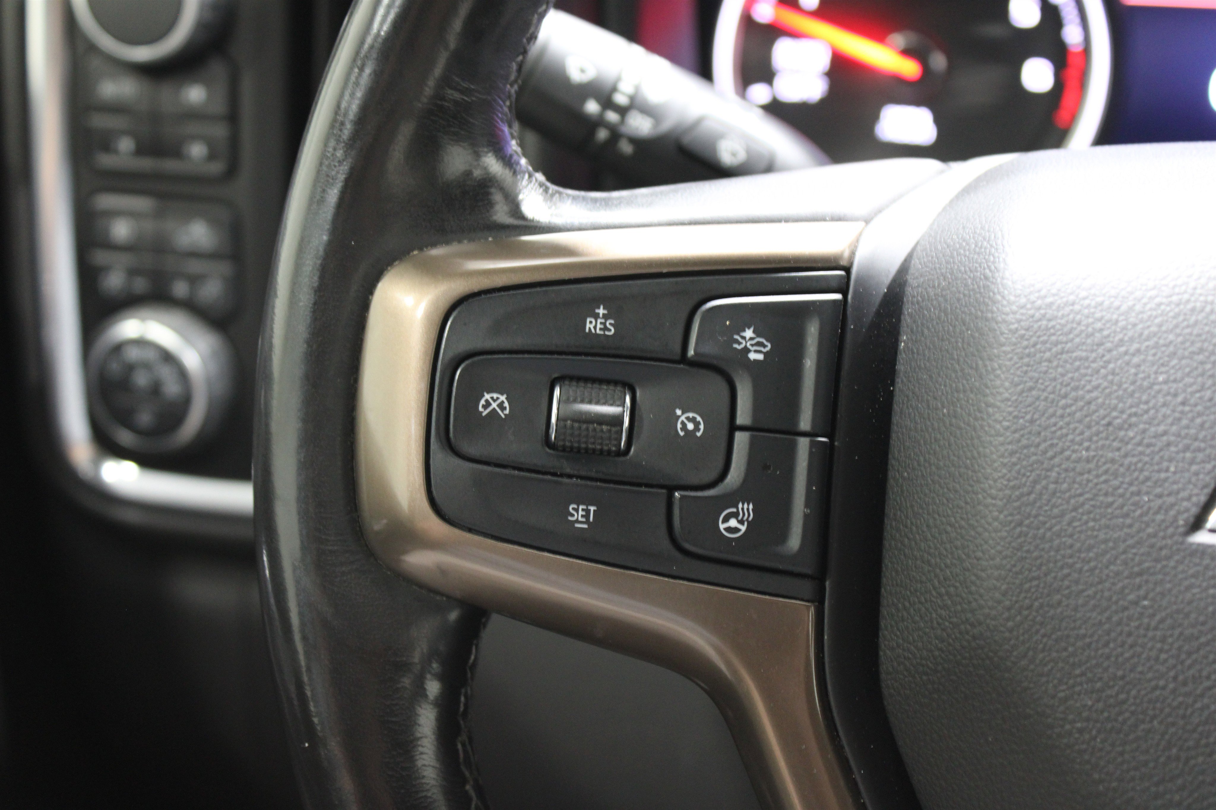 2019 Chevrolet Silverado 1500 High Country photo 4