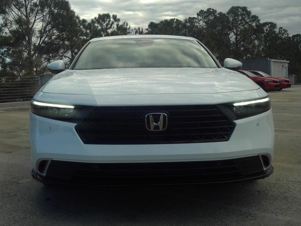 2025 Honda Accord Hybrid Touring photo 2