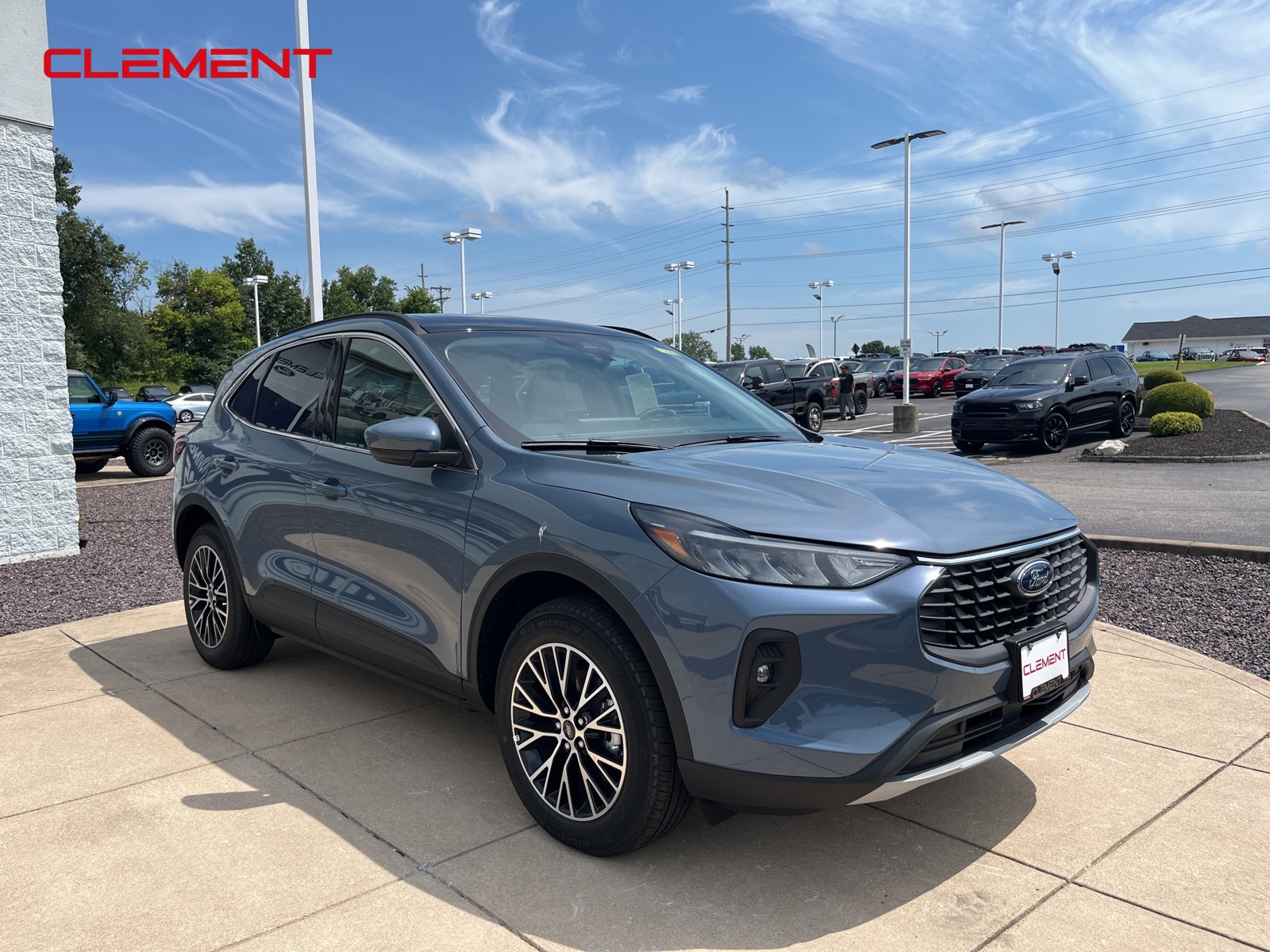 2025 Ford Escape Plug-In Hybrid photo 3