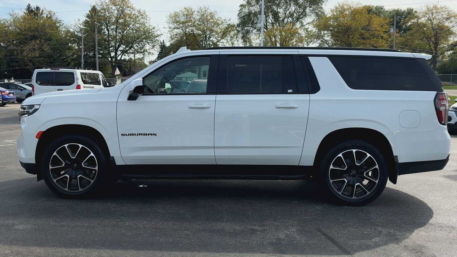 2021 Chevrolet Suburban RST photo 4