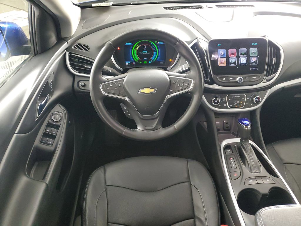 2016 Chevrolet Volt LT photo 14