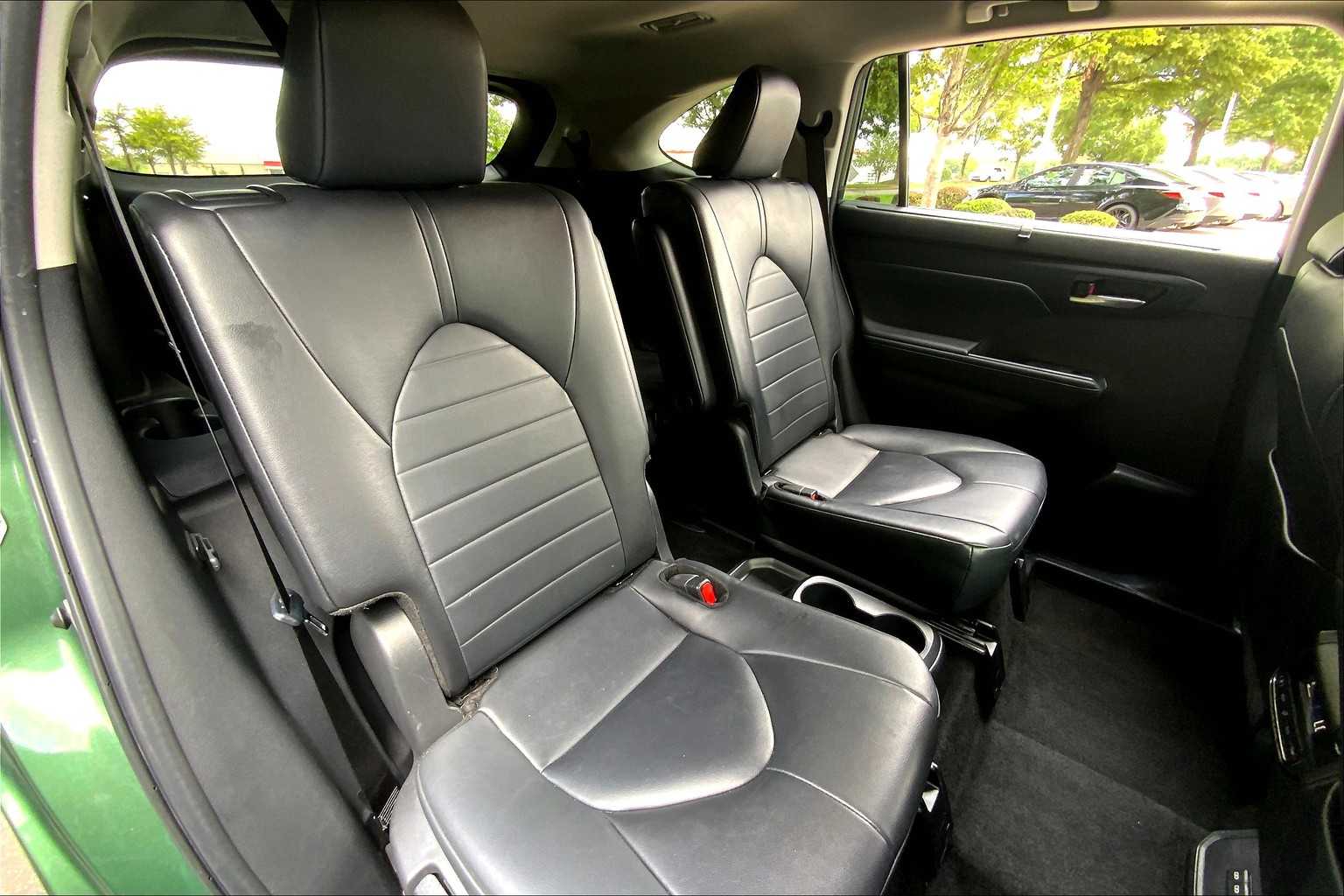 2024 Toyota Highlander XLE photo 18