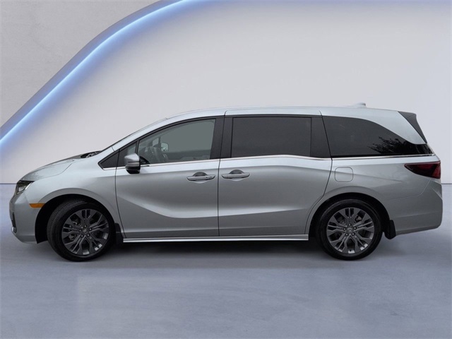 2025 Honda Odyssey Touring photo 3