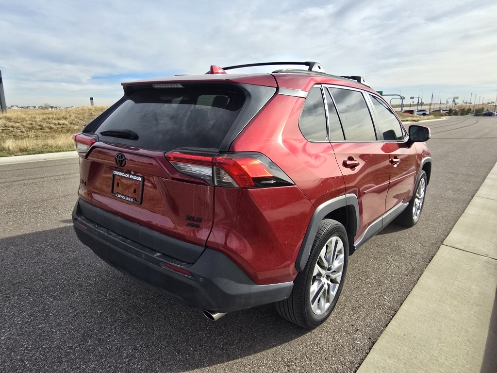2021 Toyota RAV4 XLE Premium photo 4