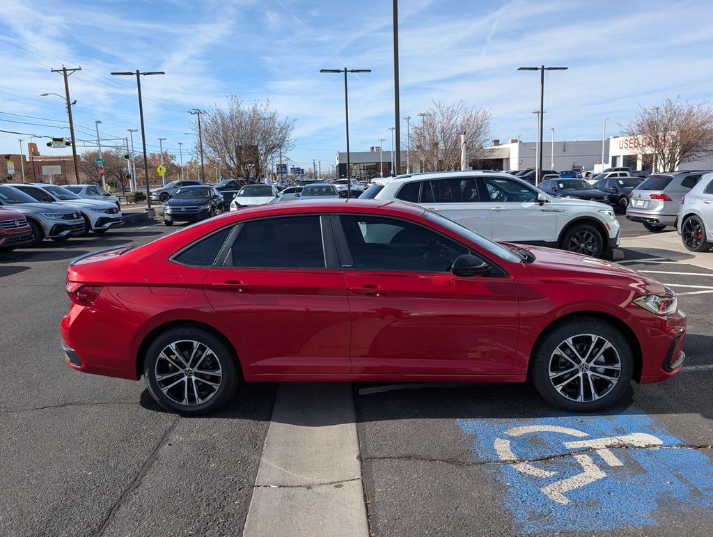 2025 Volkswagen Jetta 1.5T Sport photo 3