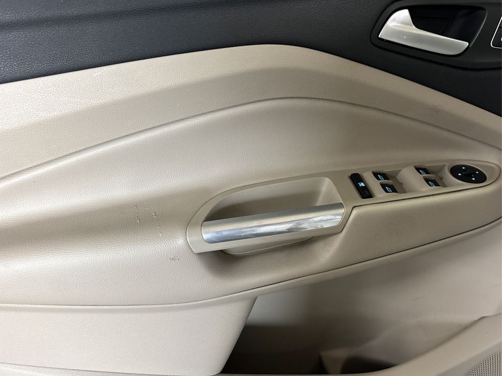 2018 Ford Escape SE photo 18