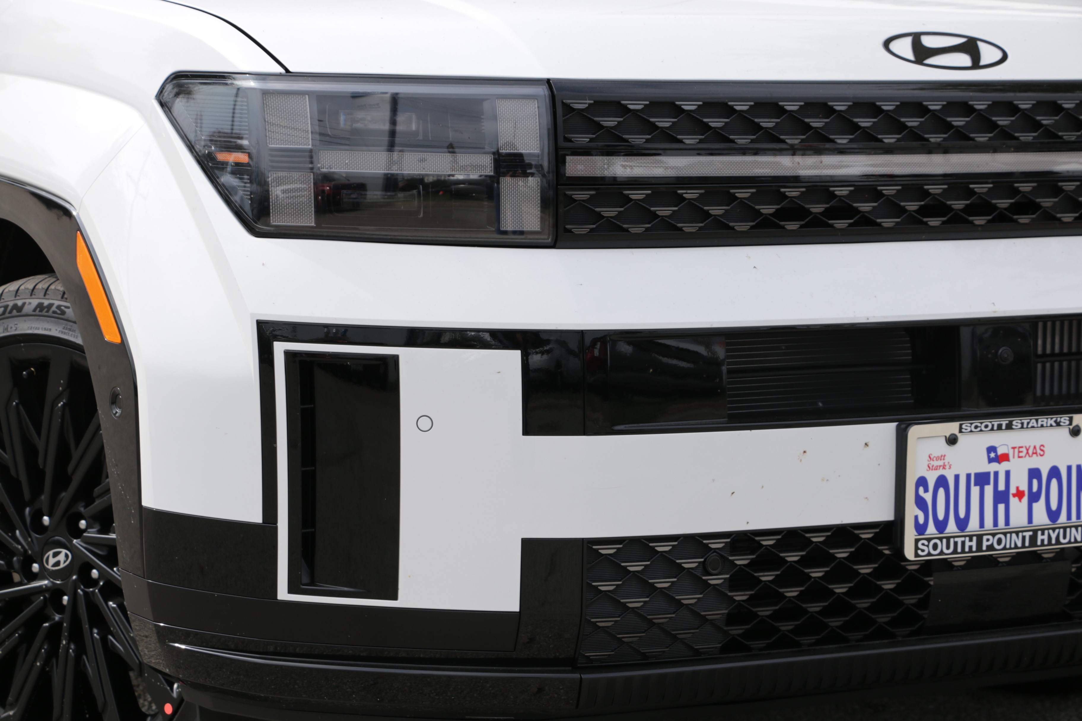 2026 Hyundai Santa Fe Calligraphy photo 2