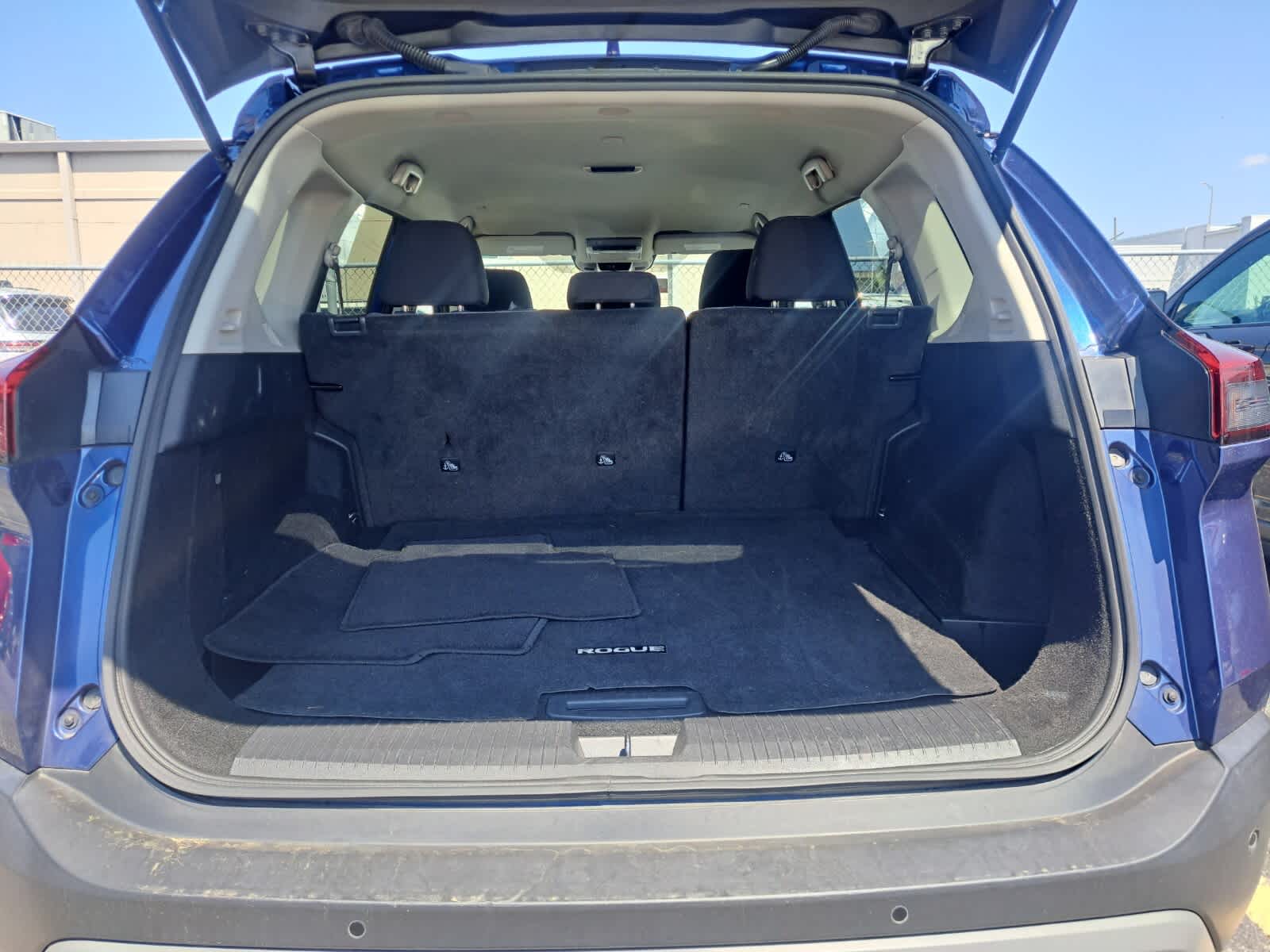 2023 Nissan Rogue SV photo 24