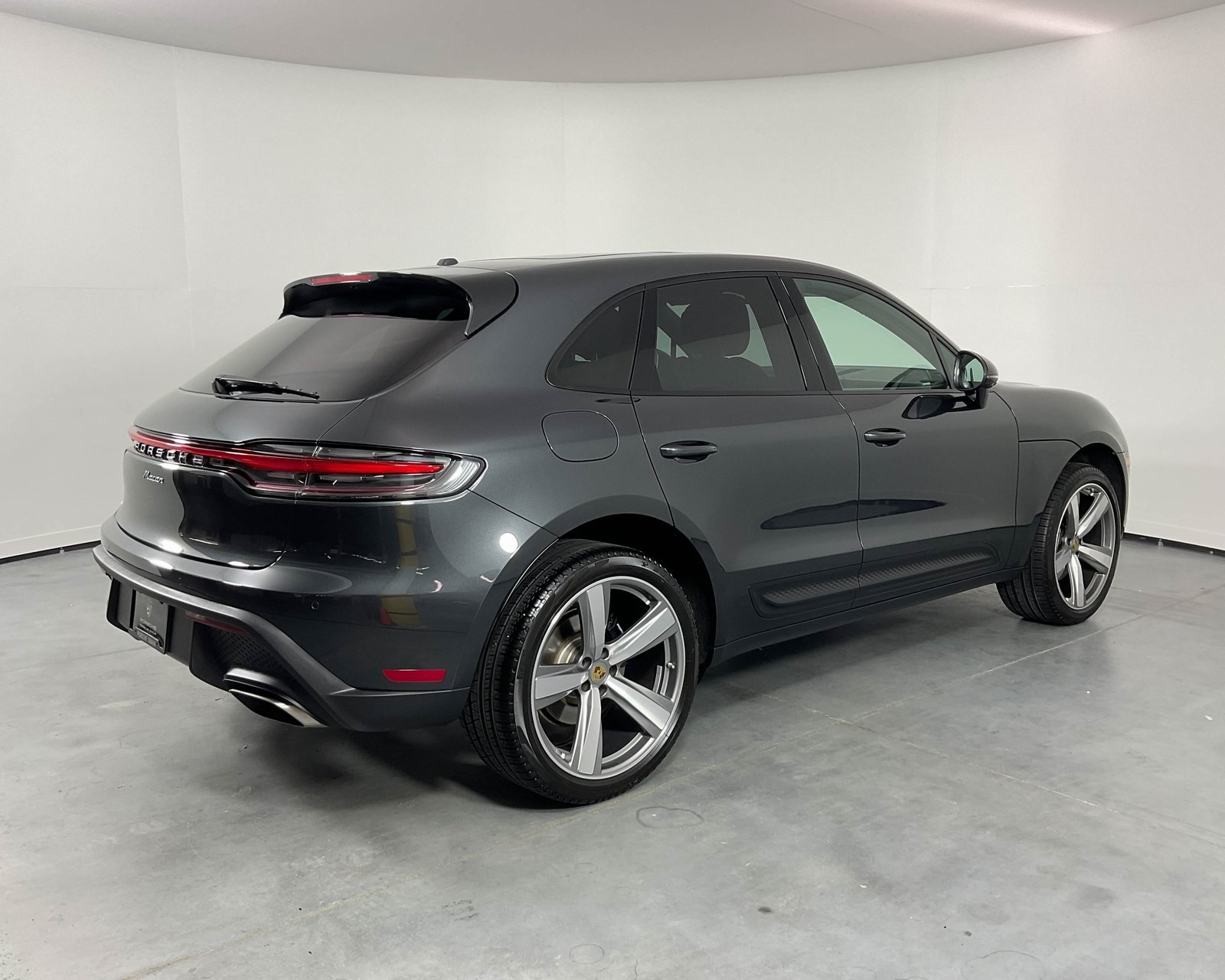2024 Porsche Macan S photo 7