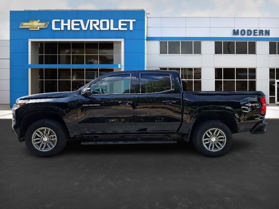 2026 Chevrolet Colorado LT photo 2