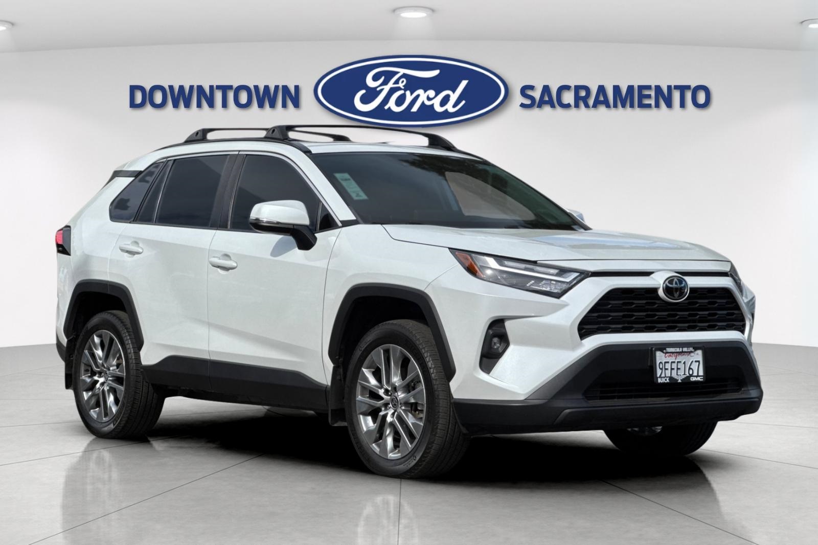 2023 Toyota RAV4 XLE Premium photo 6