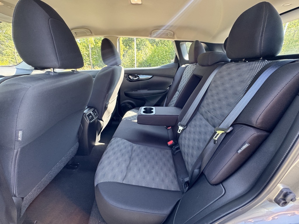 2021 Nissan Rogue Sport SV photo 22