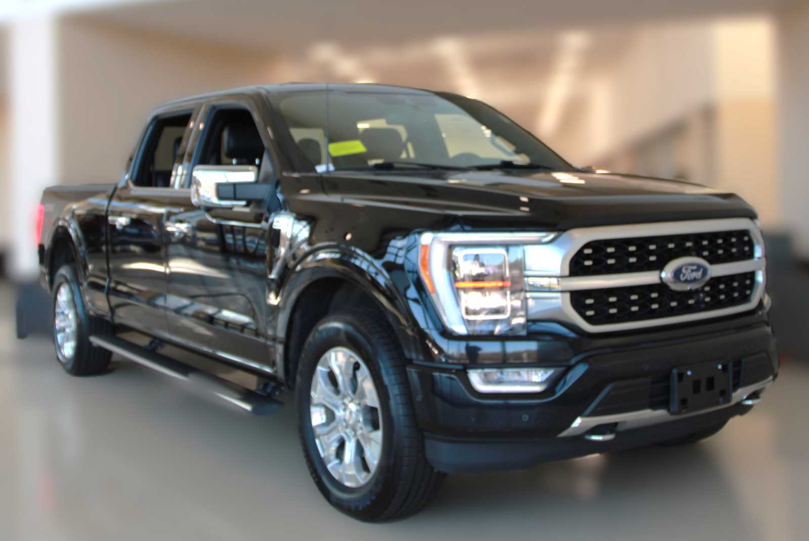 2022 Ford F-150 Platinum's photo