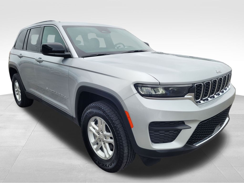 2024 Jeep Grand Cherokee Laredo photo 7
