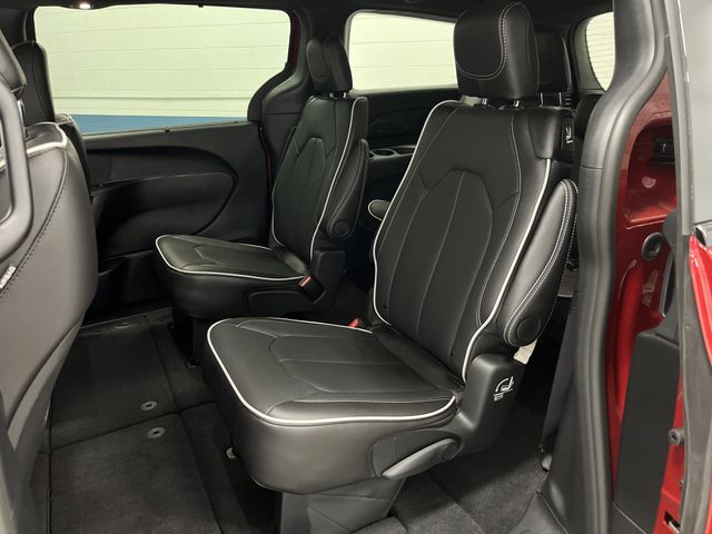 2026 Chrysler Pacifica Limited photo 27