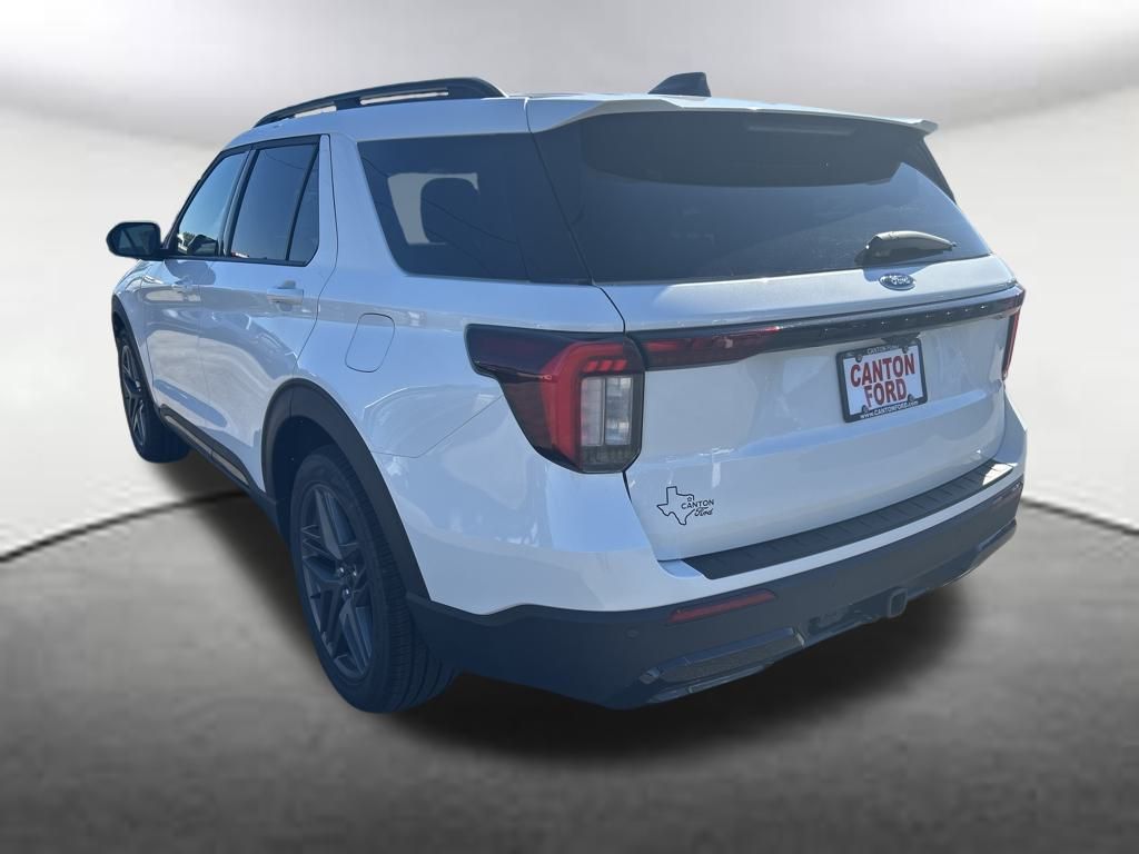 2025 Ford Explorer ST-Line photo 4