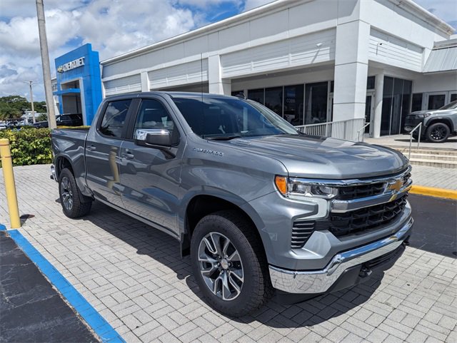 2026 Chevrolet Silverado 1500 LT photo 2