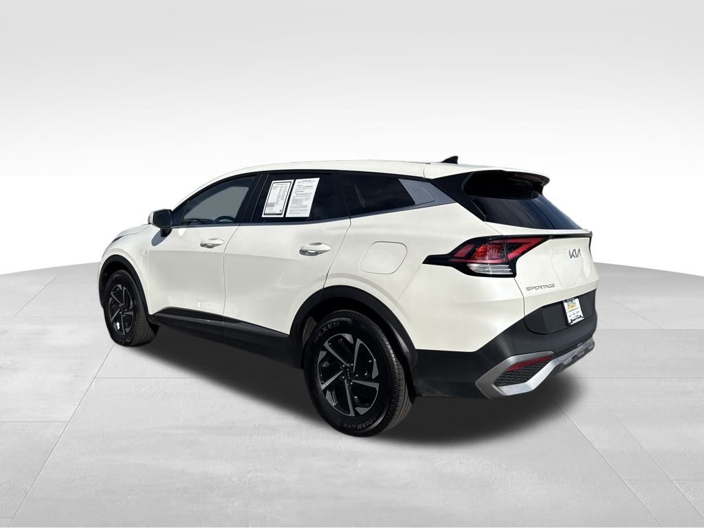2023 Kia Sportage Hybrid LX photo 4