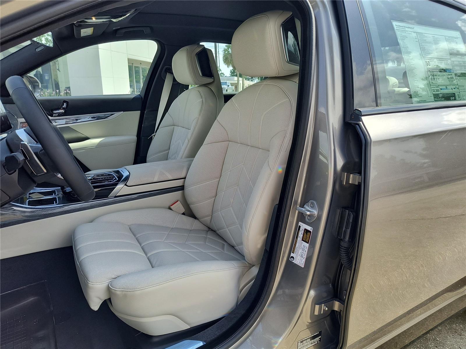 2025 Bmw 740i photo 4