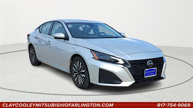 2023 Nissan Altima SV's photo