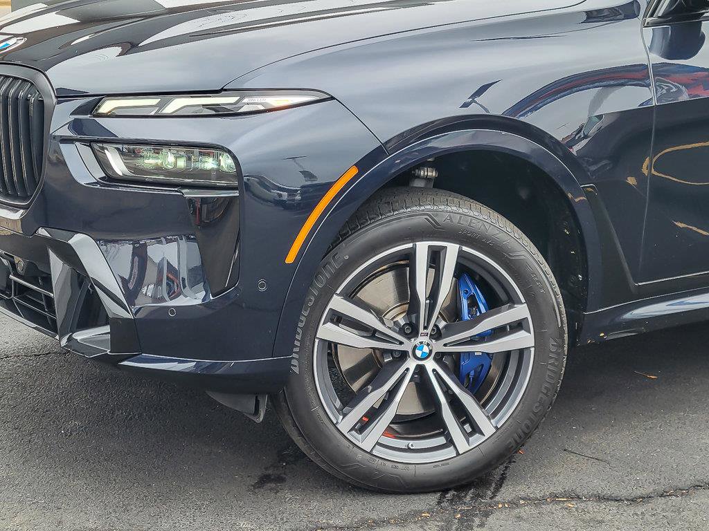 2023 BMW X7 - Image 3