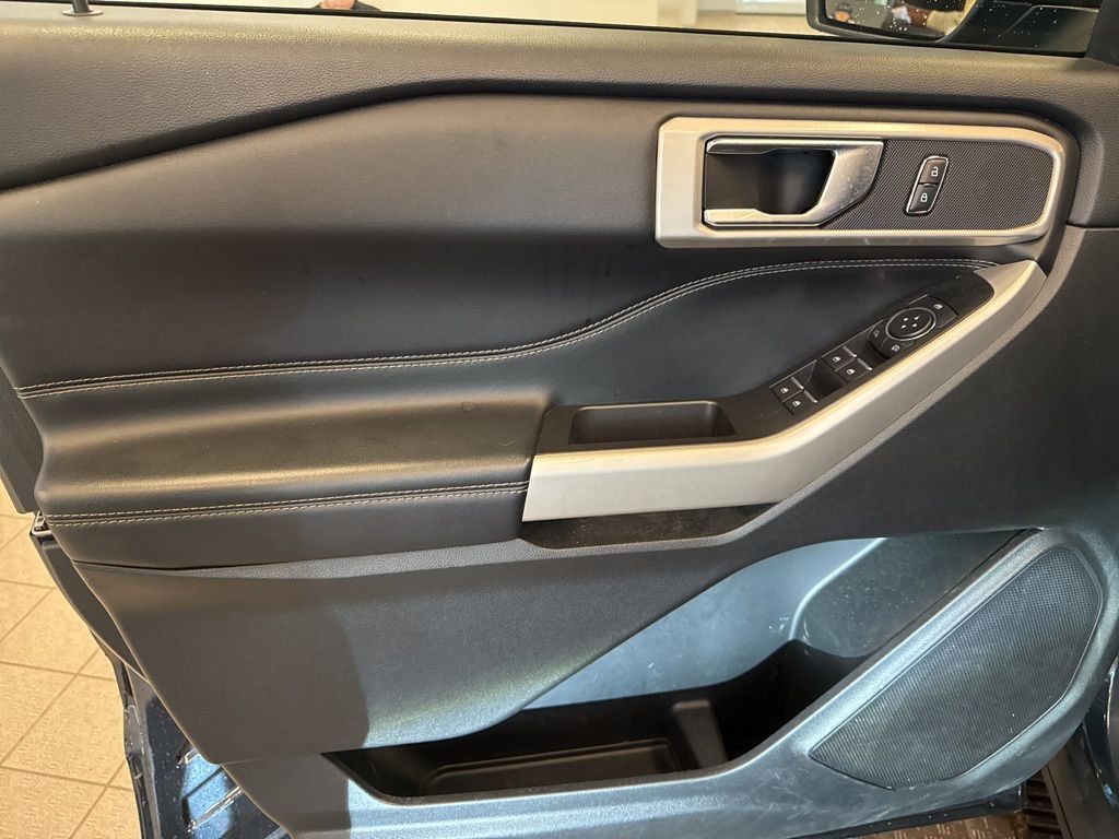 2022 Ford Explorer XLT photo 15