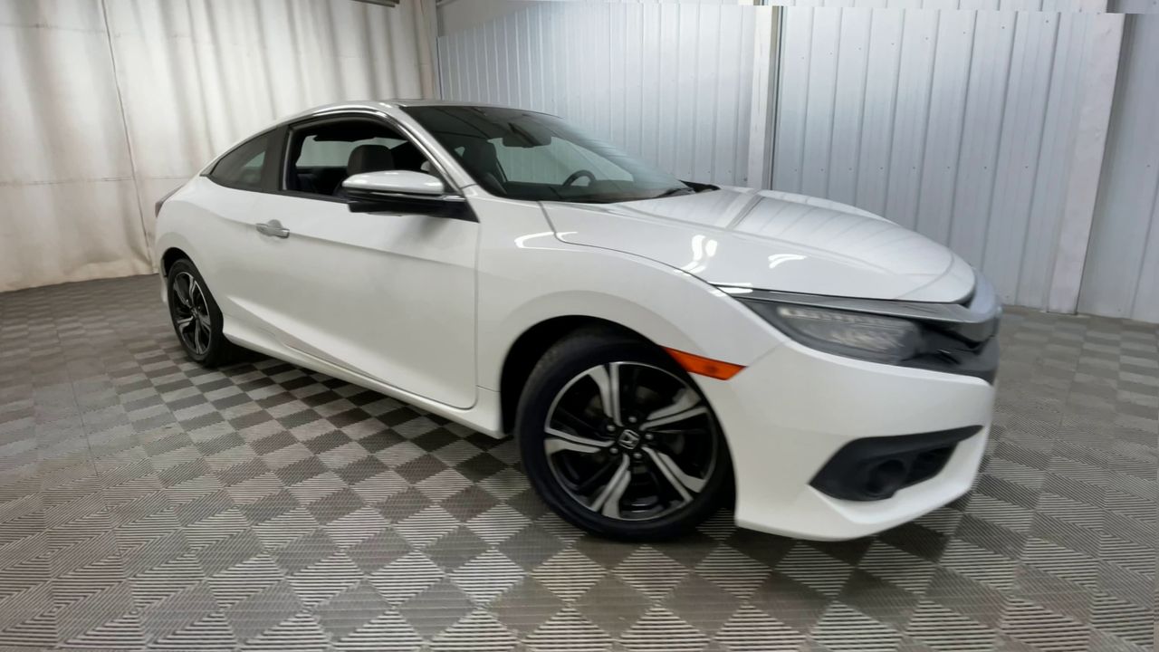 2016 Honda Civic Touring photo 2