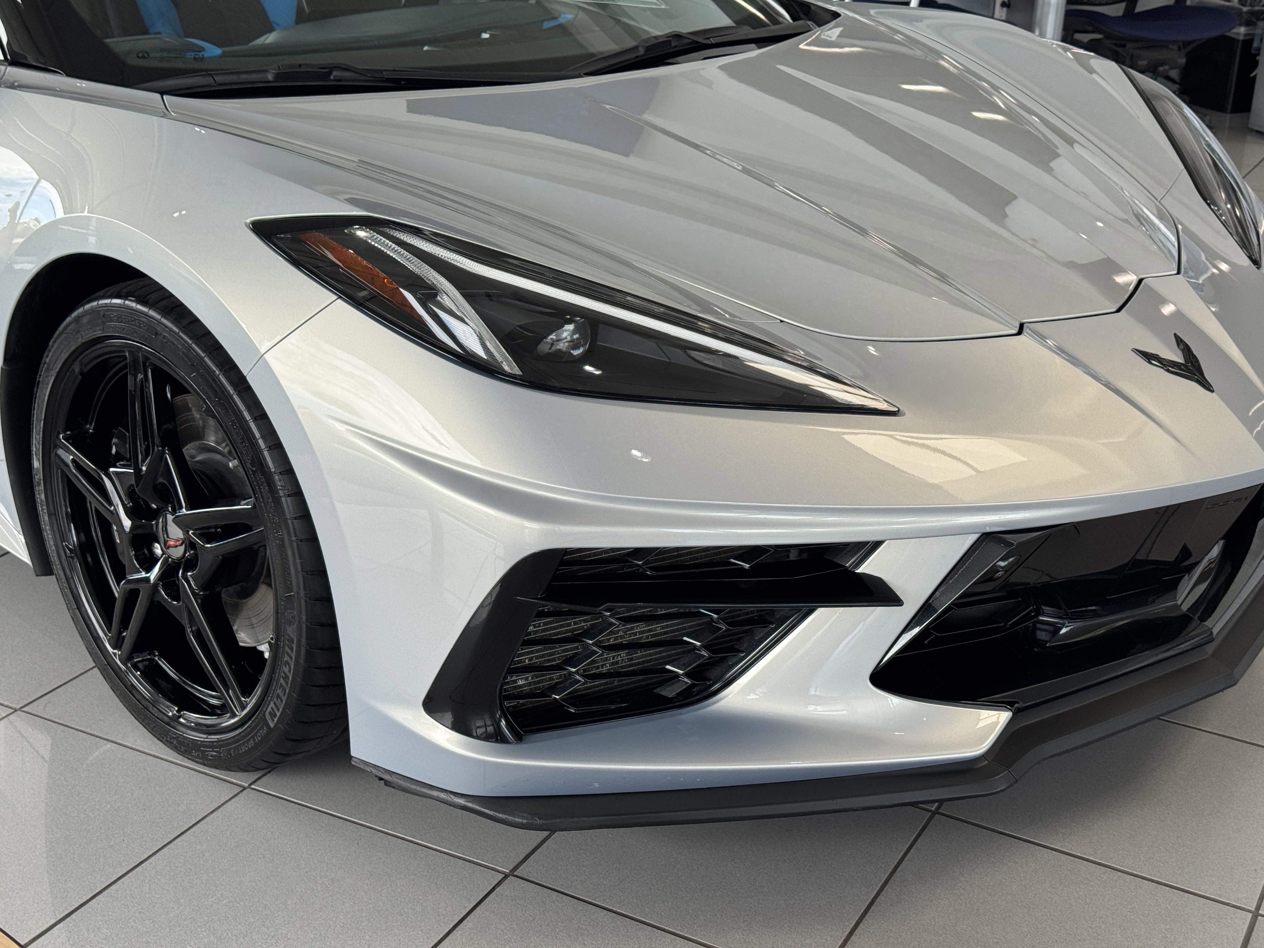 2023 Chevrolet Corvette Stingray 3LT photo 2