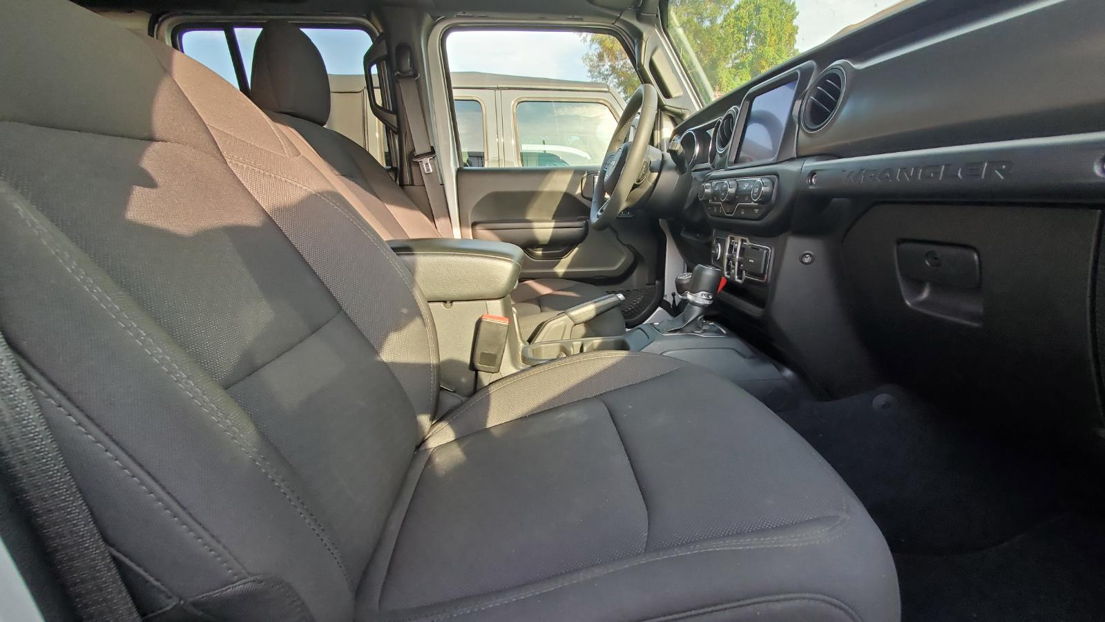 2023 Jeep Wrangler Sport S photo 4