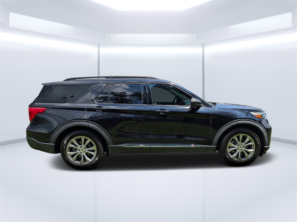 2020 Ford Explorer XLT photo 2