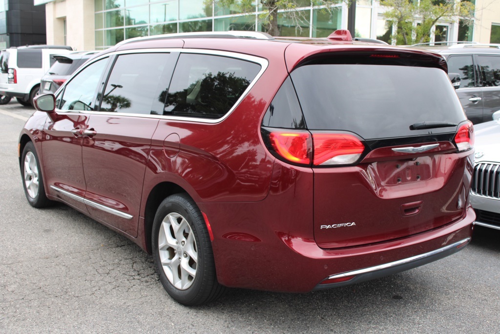 2017 Chrysler Pacifica Touring Plus photo 8