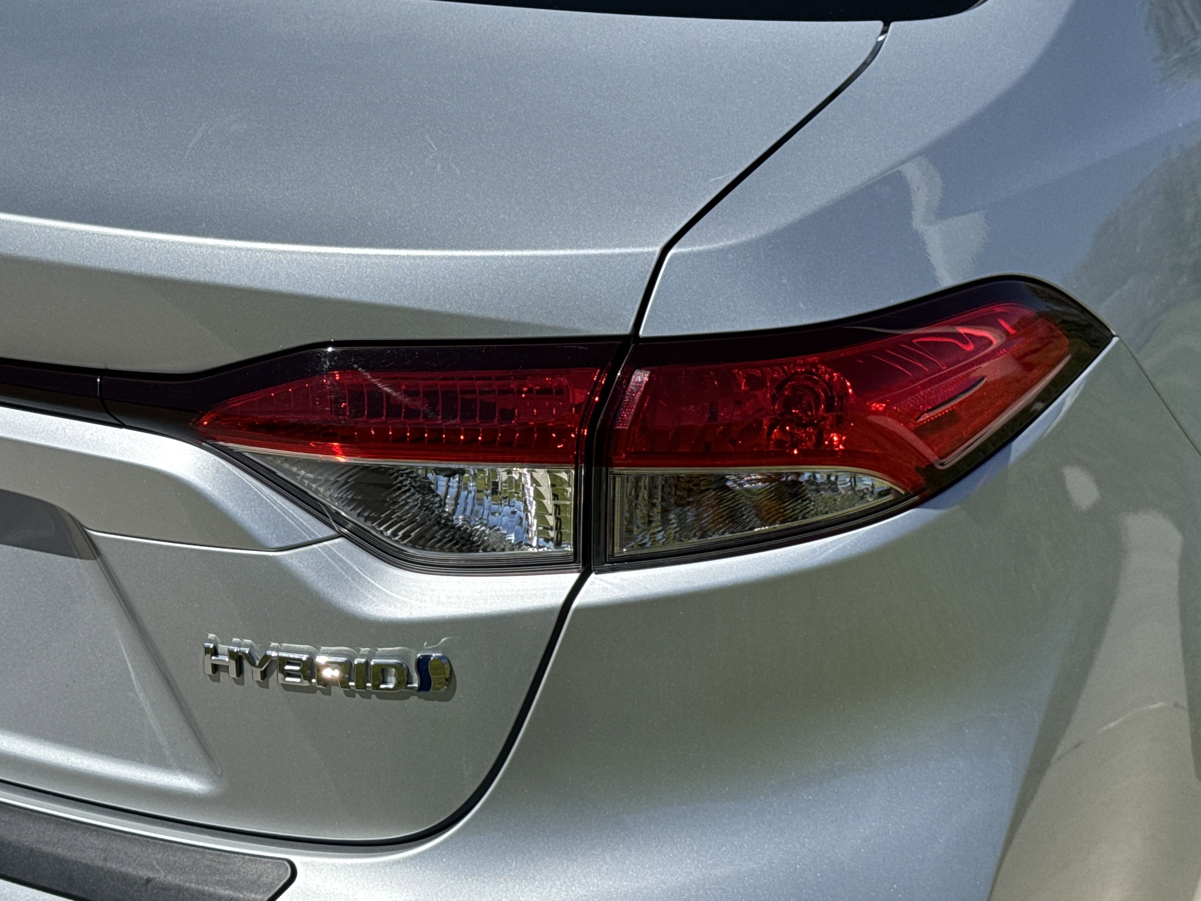 2022 Toyota Corolla Hybrid LE photo 9