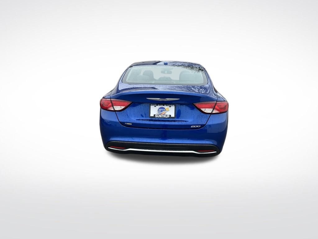 2016 Chrysler 200 Limited photo 3