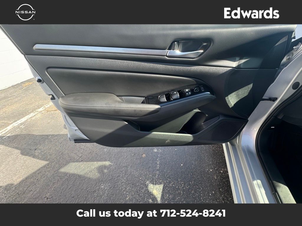 2023 Nissan Altima 2.5 SV photo 16