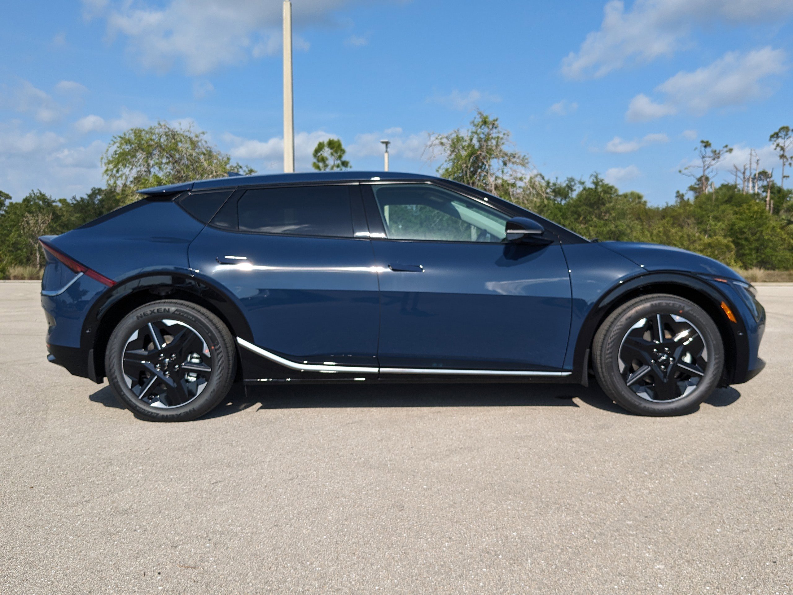 2025 Kia EV6 Wind photo 4