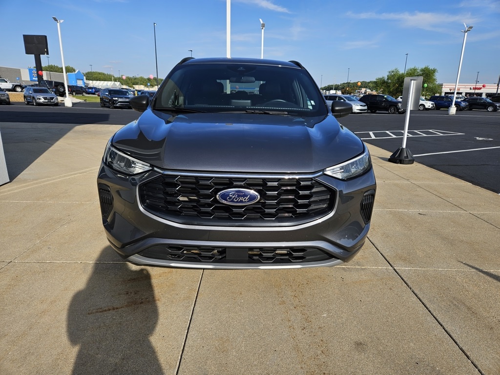 2024 Ford Escape ST-Line photo 3