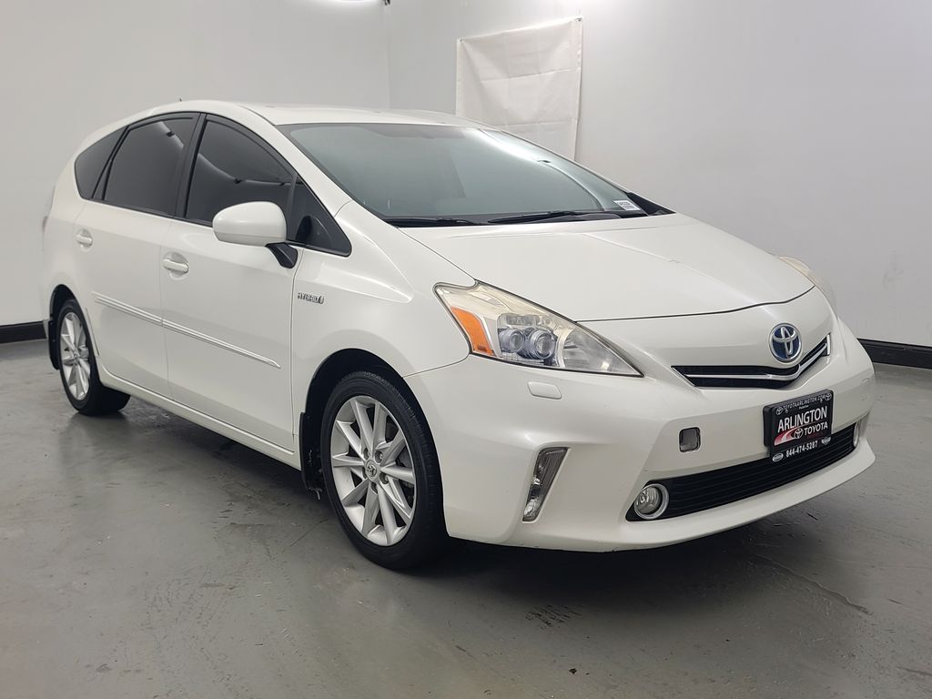 2012 Toyota Prius v Five's photo
