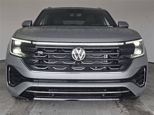 2025 Volkswagen Atlas Cross Sport SEL Premium R-Line photo 3