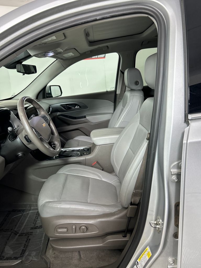 2021 Chevrolet Traverse Premier photo 18