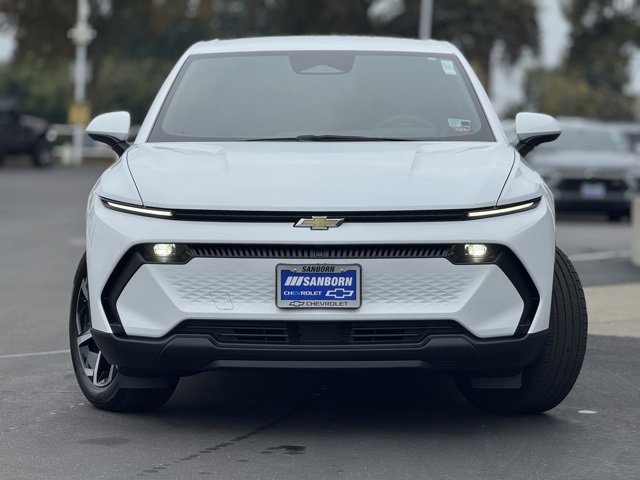 2026 Chevrolet Equinox LT photo 2