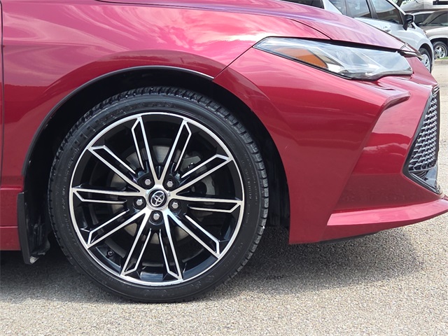 2019 Toyota Avalon Touring photo 5