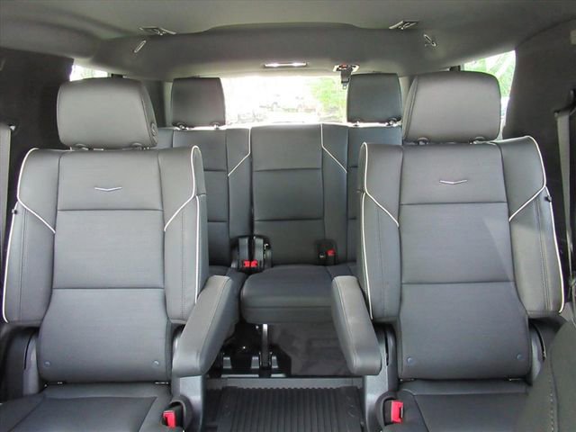 2026 Cadillac Escalade Luxury photo 26