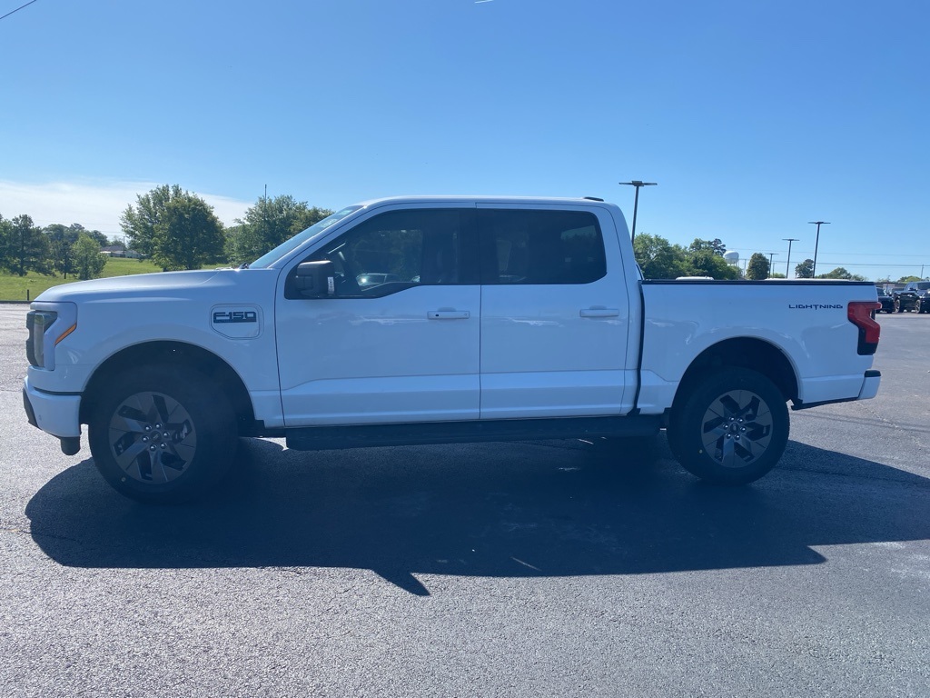 2025 Ford F-150 Lightning photo 4